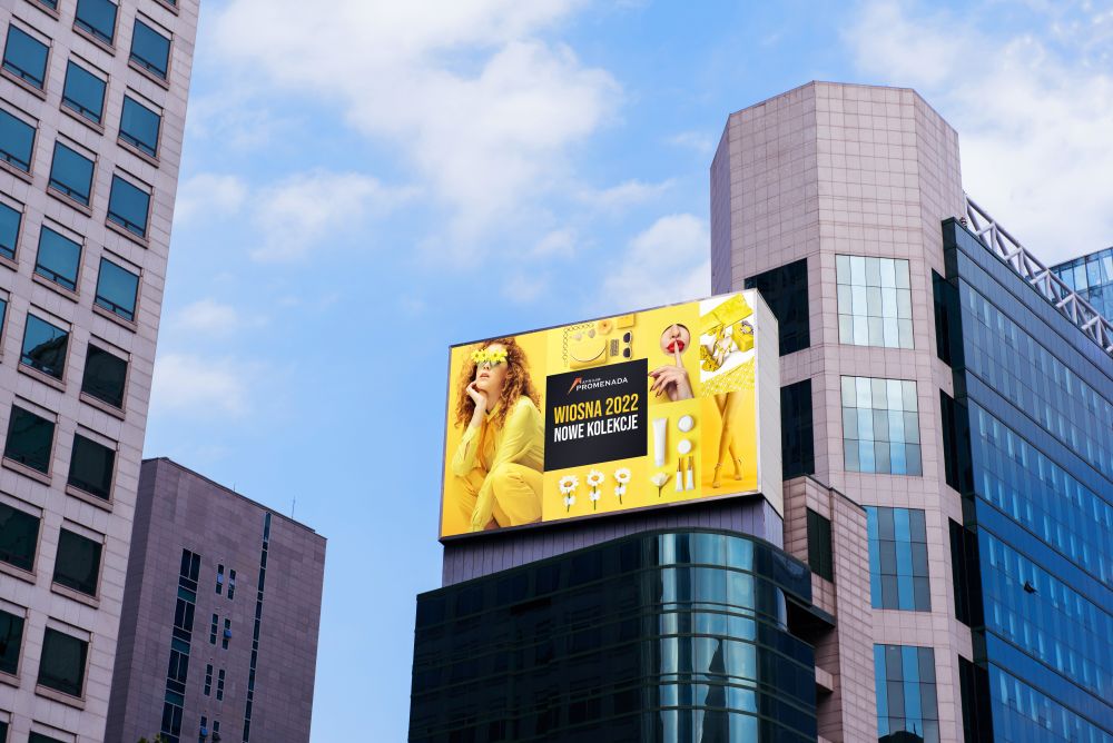 Atrium promenada centrum handlowe wiosna nowe kolekcje reklama zewnętrzna billboard